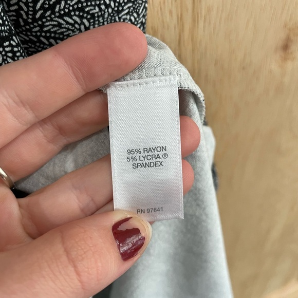 J. Jill Wearever collection floral pleated V-neck cap sleeve dress staple - Picture 5 of 5